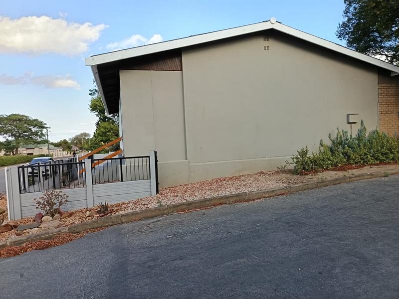 2 Bedroom Property for Sale in Albertinia Western Cape